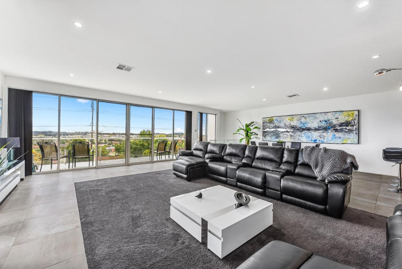 Conroe Executive Townhouse - Modern & Stylish Daire Mount Gambier Dış mekan fotoğraf