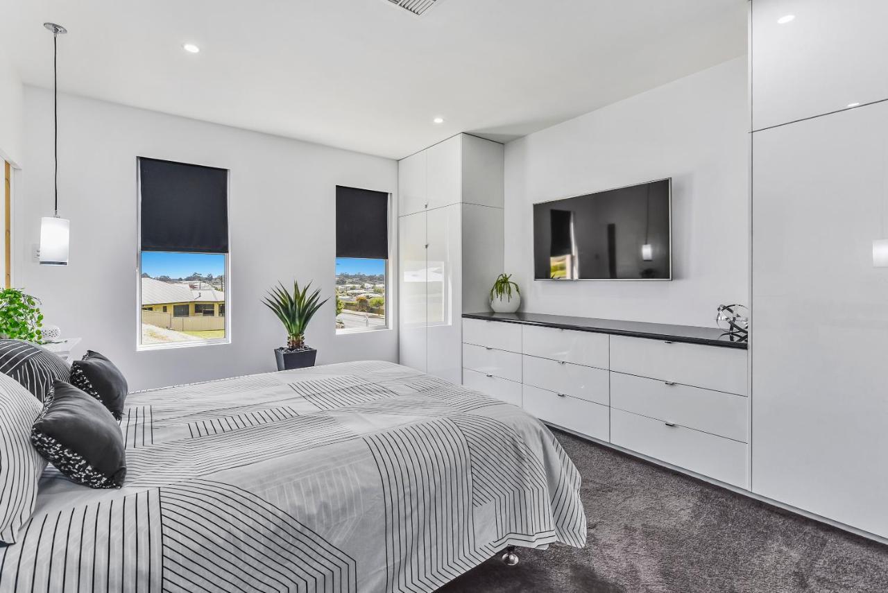 Conroe Executive Townhouse - Modern & Stylish Daire Mount Gambier Dış mekan fotoğraf